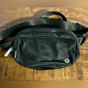 Everywhere Belt Bag 1L